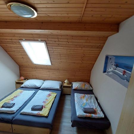 Panna Apartmanhaz Balatonlelle Exterior foto
