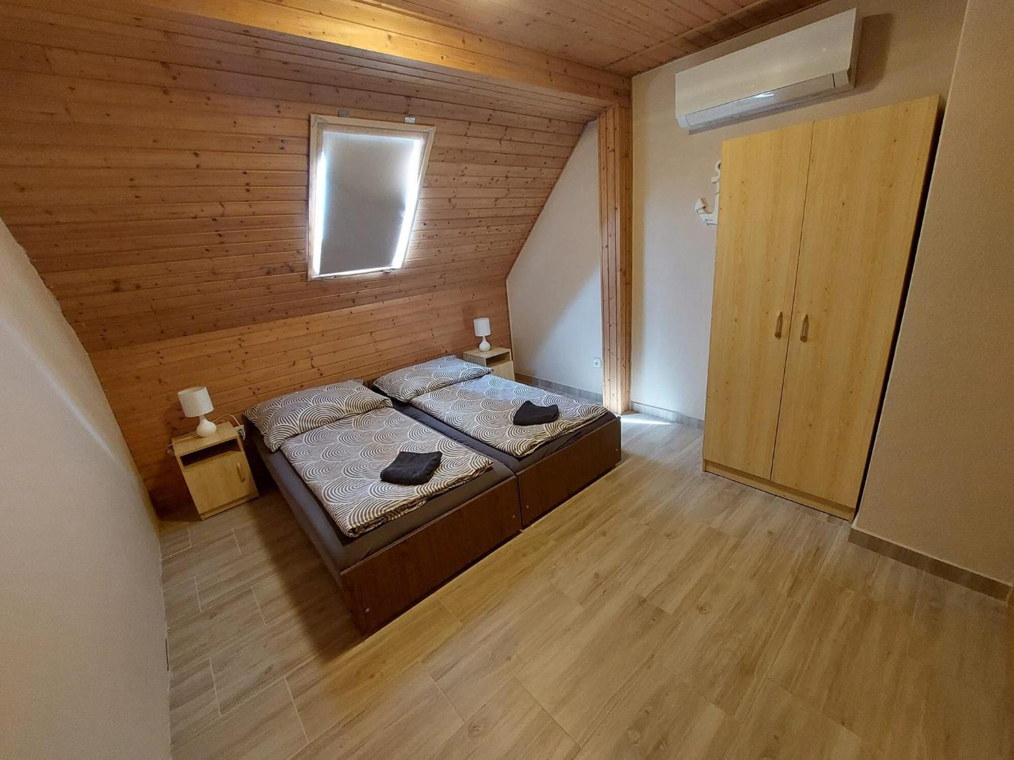 Panna Apartmanhaz Balatonlelle Exterior foto